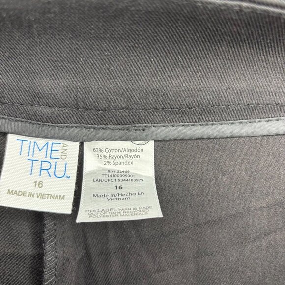 TIME and TRU NEW TT Capri Women's 16 Black Flat Front Stretch - Picture 6 of 7